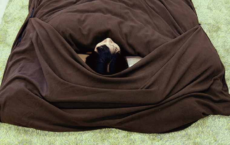 画像：頭まわりをくるんで